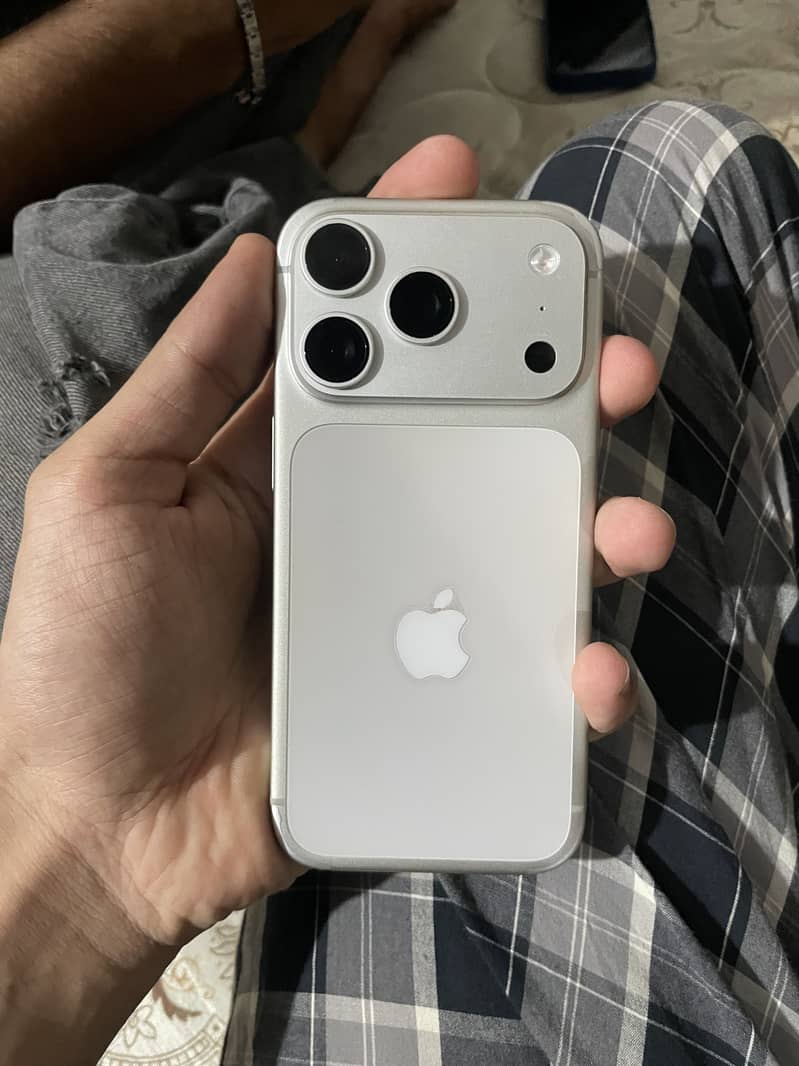Apple iPhone 17 Pro 10