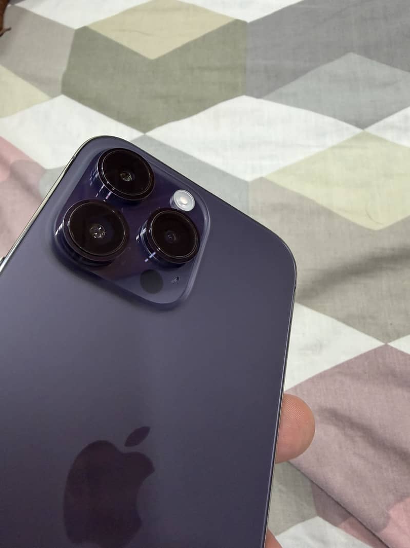 Apple iPhone 14 Pro Max 0