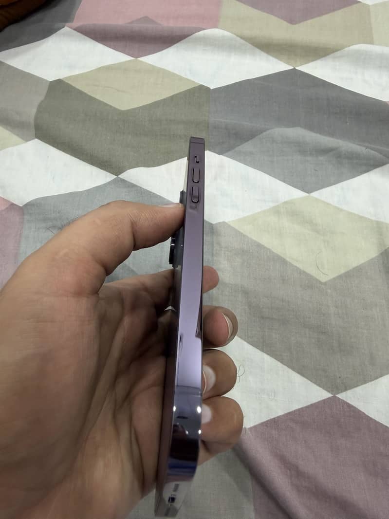 Apple iPhone 14 Pro Max 6