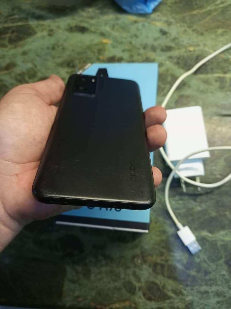 OPPO A76 3