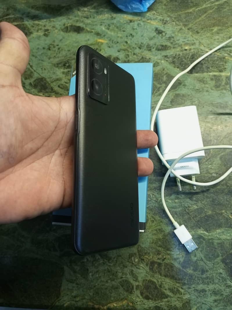 OPPO A76 4