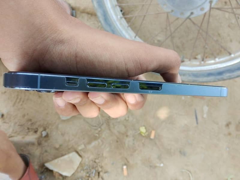 Apple iPhone 13 Pro Max 4
