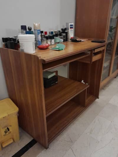 Dressing table