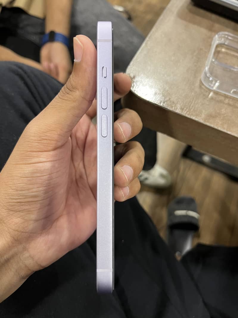 Apple iPhone 14 4