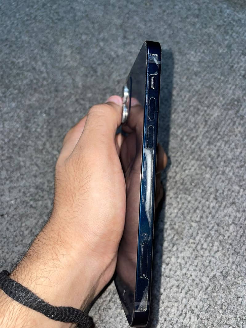 Apple iPhone 12 2