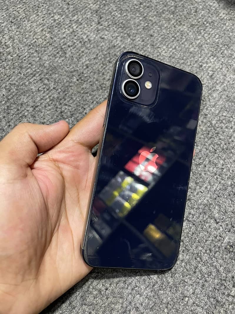 Apple iPhone 12 3