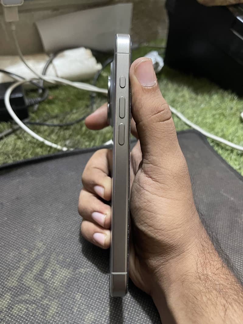 Apple iPhone 15 Pro 3