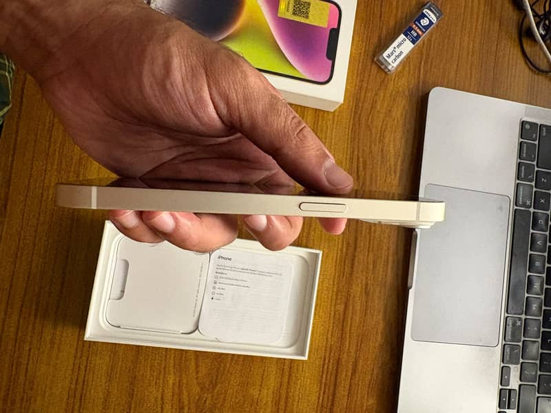 Apple iPhone 14 2