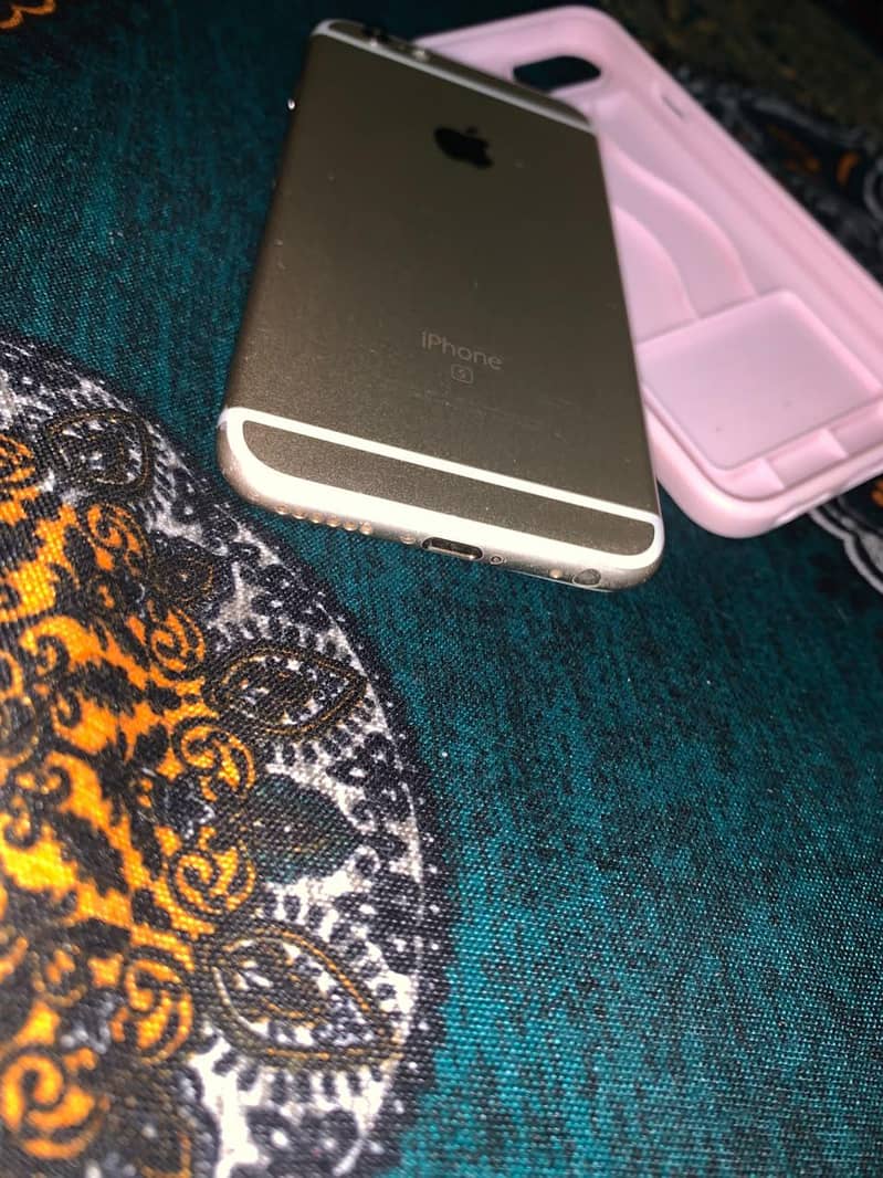 Apple iPhone 6S 3