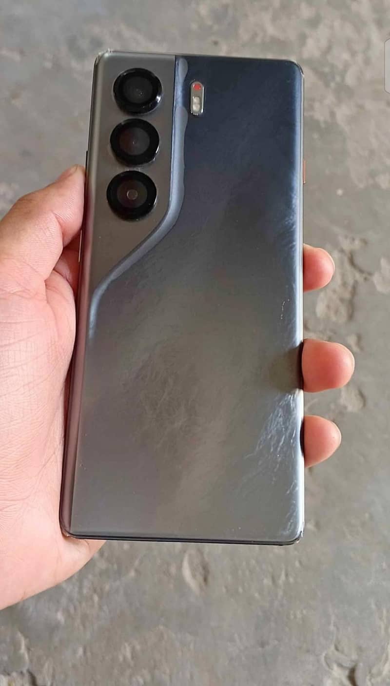 Tecno CAMON 40 Pro 2
