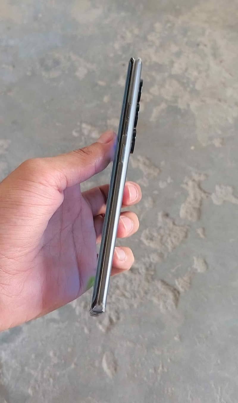Tecno CAMON 40 Pro 6