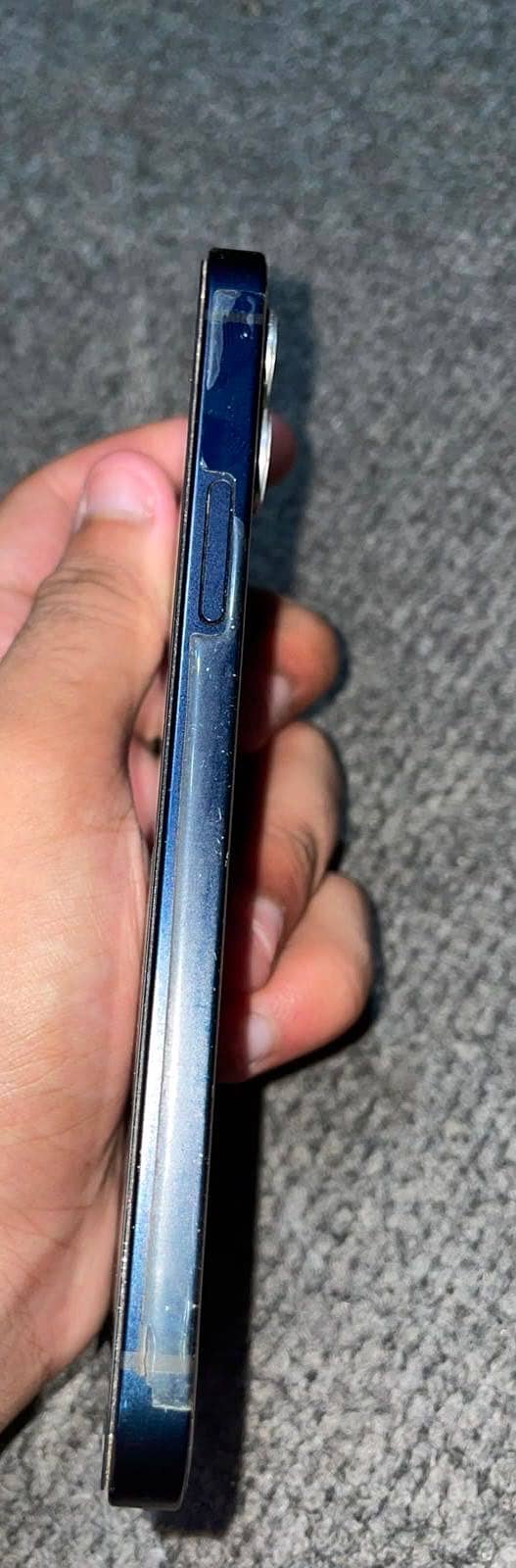 Apple iPhone 12 6