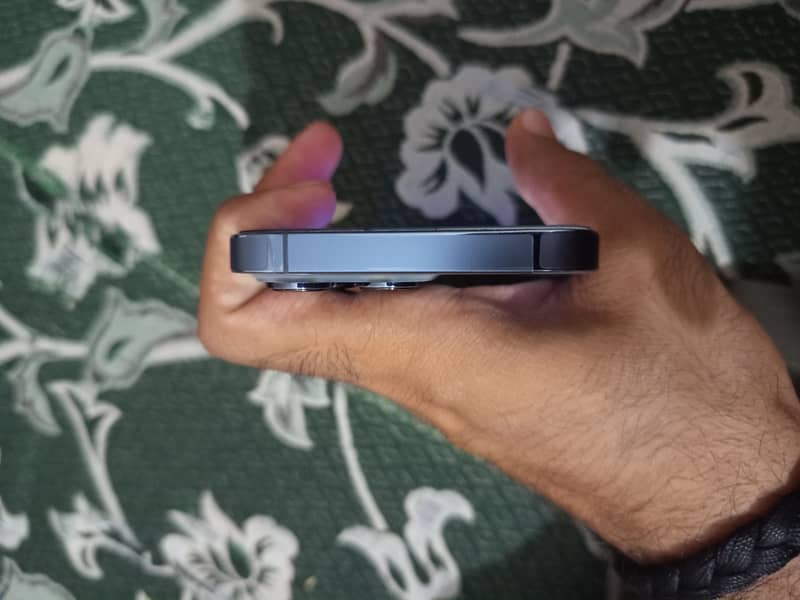 Apple iPhone 13 Pro 3