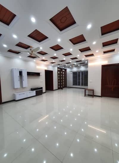 10 Marla Tile Flooring Upper Portion With Servant Quarter Gas , Water Bore & Parking Available G-13/2