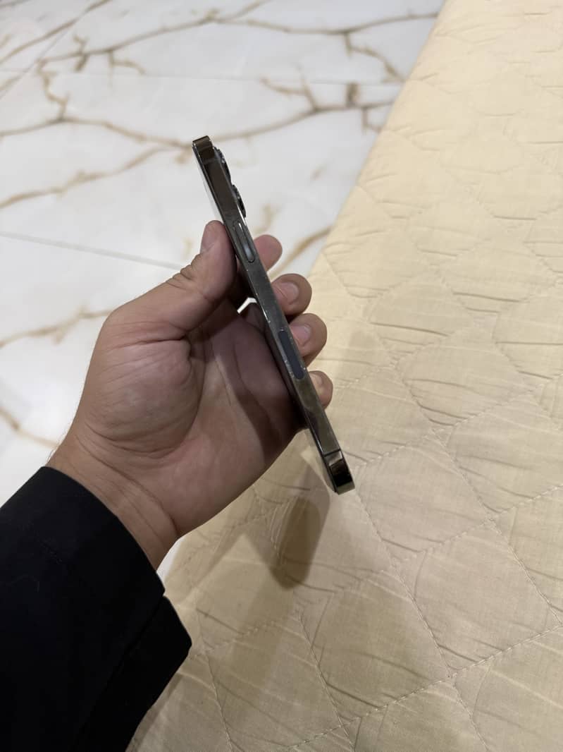 Apple iPhone 12 Pro Max 3