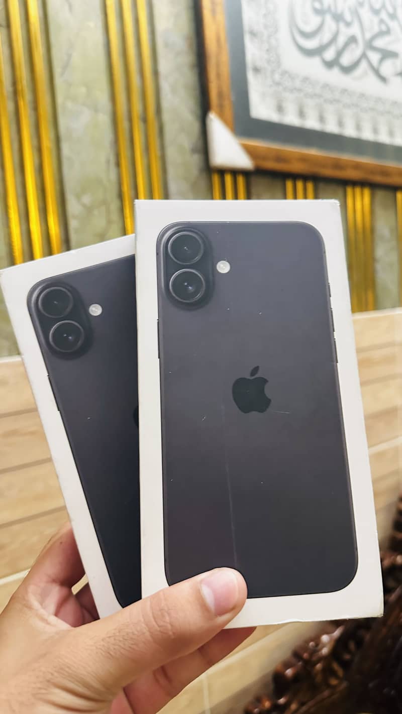 Apple iPhone 16 Plus 0