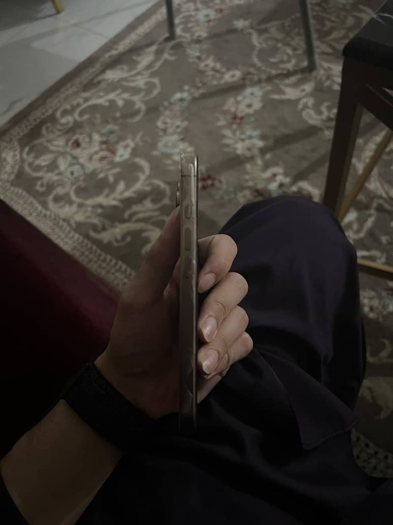 Apple iPhone 16 Pro 5