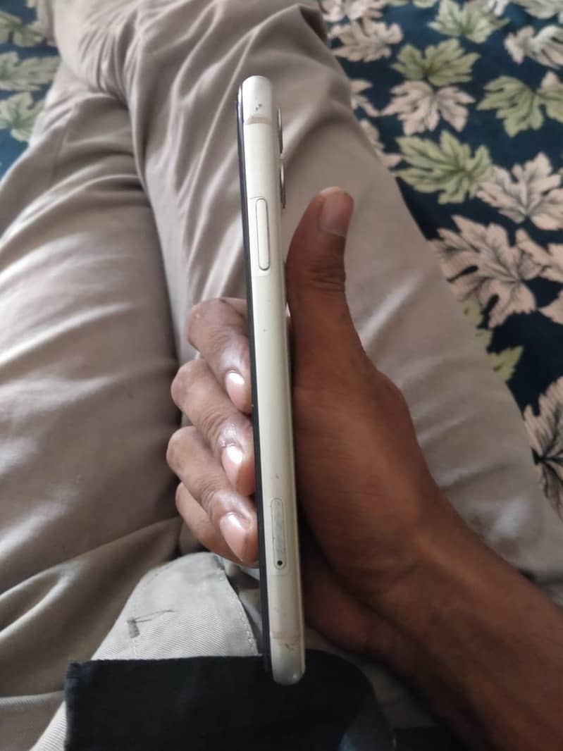 Apple iPhone 11 2