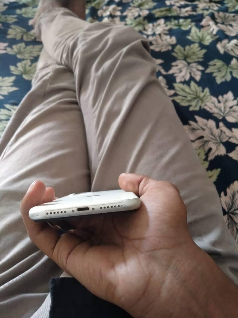 Apple iPhone 11 5