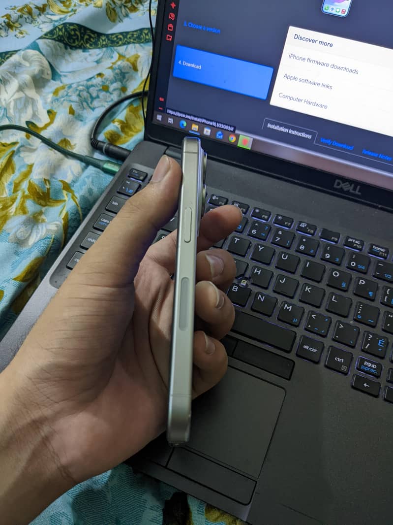 Apple iPhone 15 Pro 2
