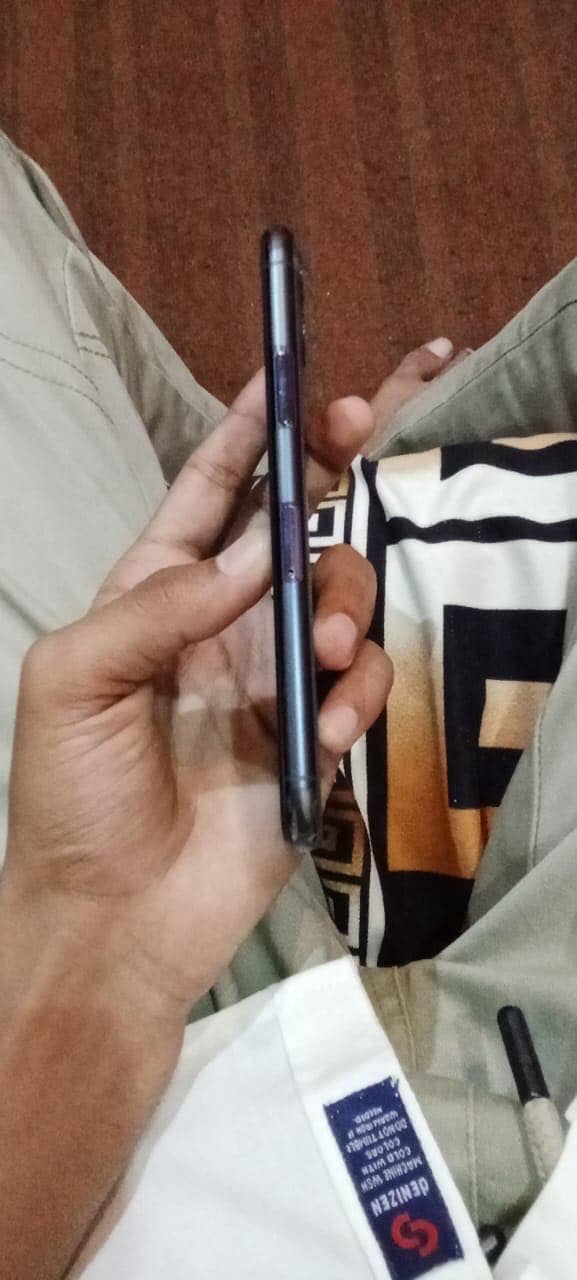 Apple iPhone 11 Pro 0