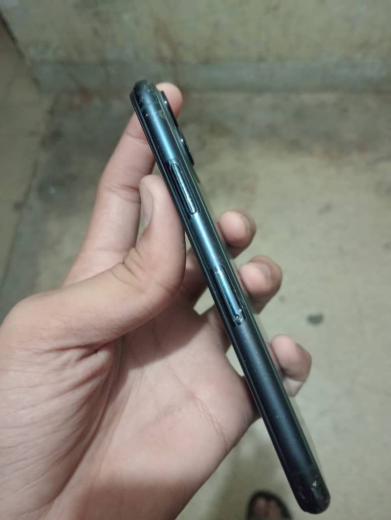 Apple iPhone 11 Pro 2