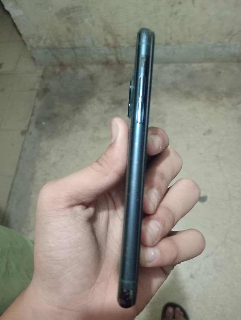 Apple iPhone 11 Pro 3
