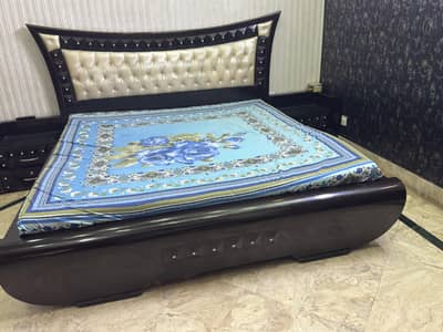 Luxury King Size Bed With 2 Sidetables