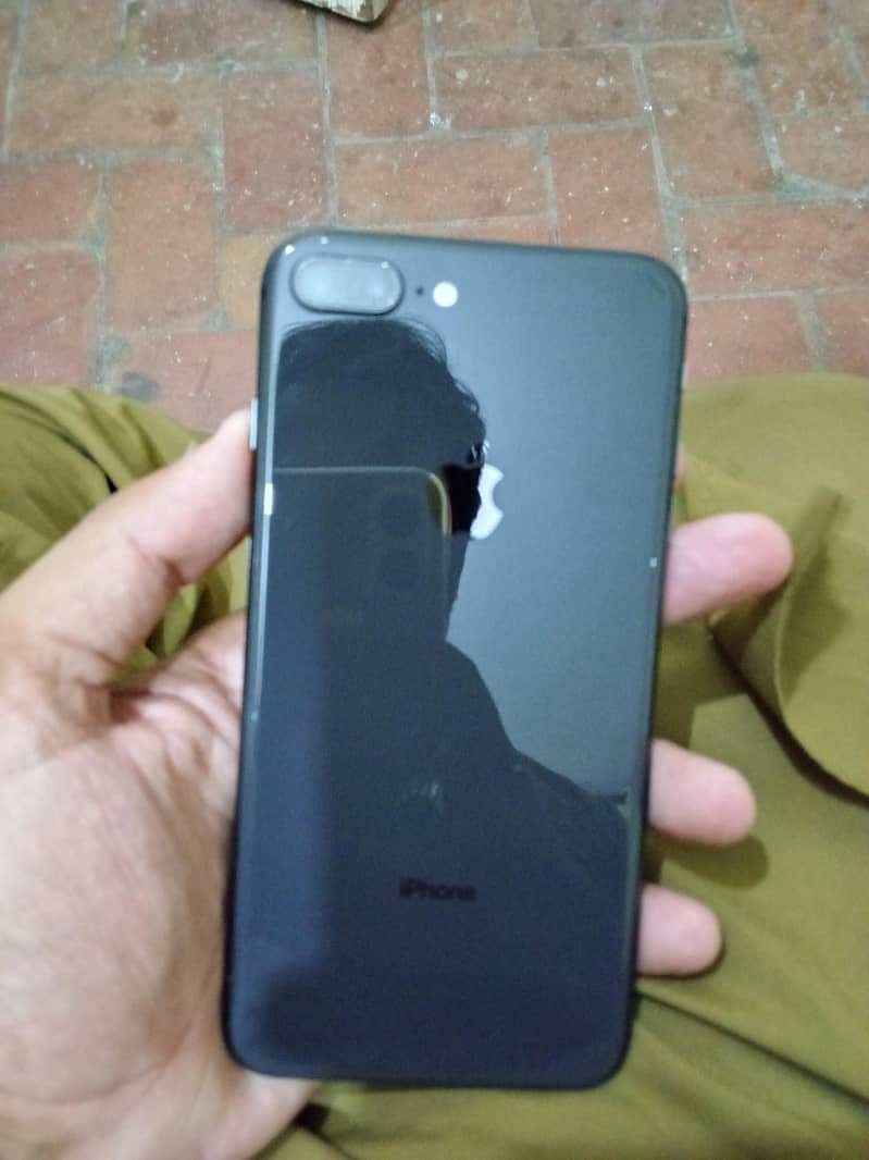 Apple iPhone 8 Plus 4