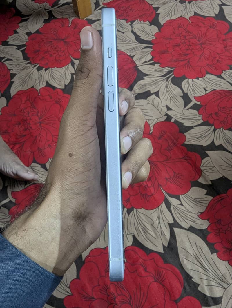 Apple iPhone 15 plus 5