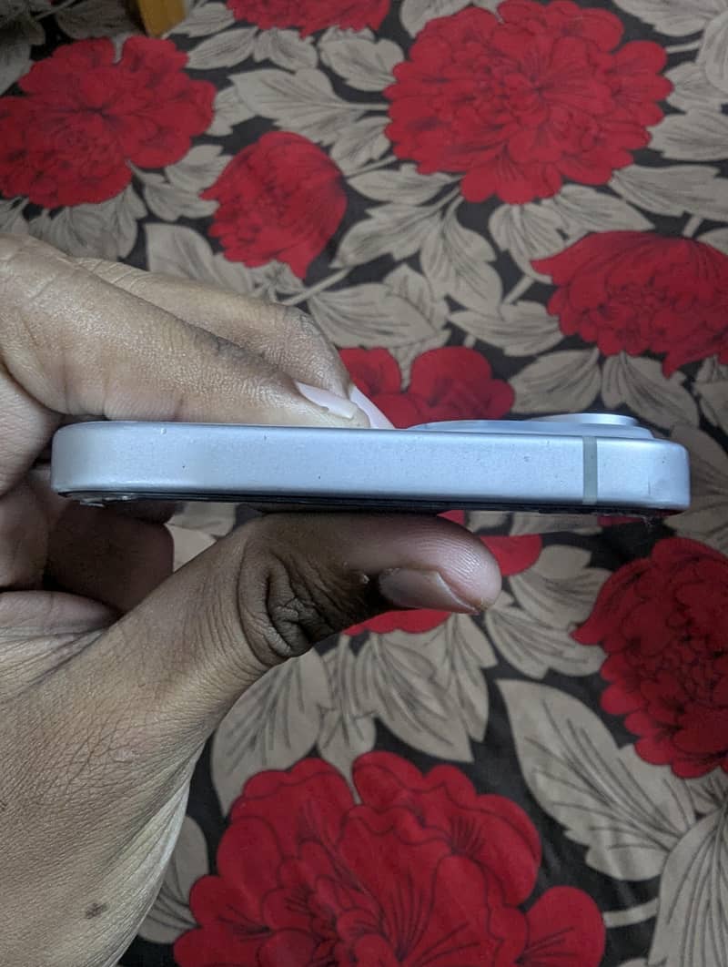 Apple iPhone 15 plus 7
