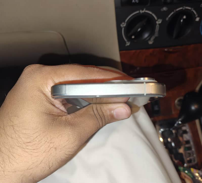 Apple iPhone 15 Pro Max 7