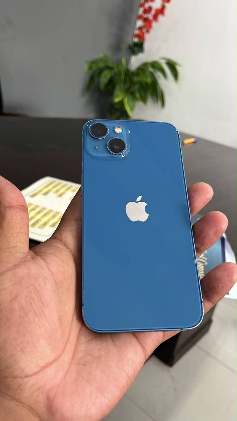 Apple iPhone 13 4