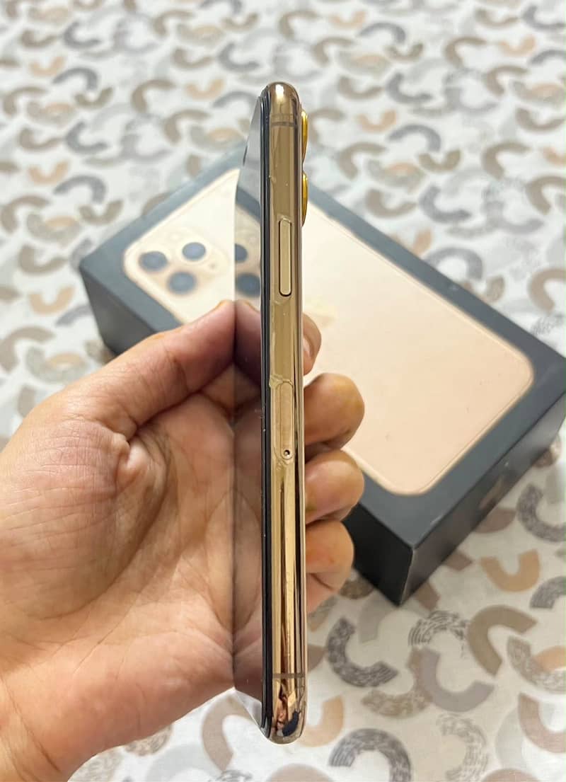 Apple iPhone 11 Pro 1