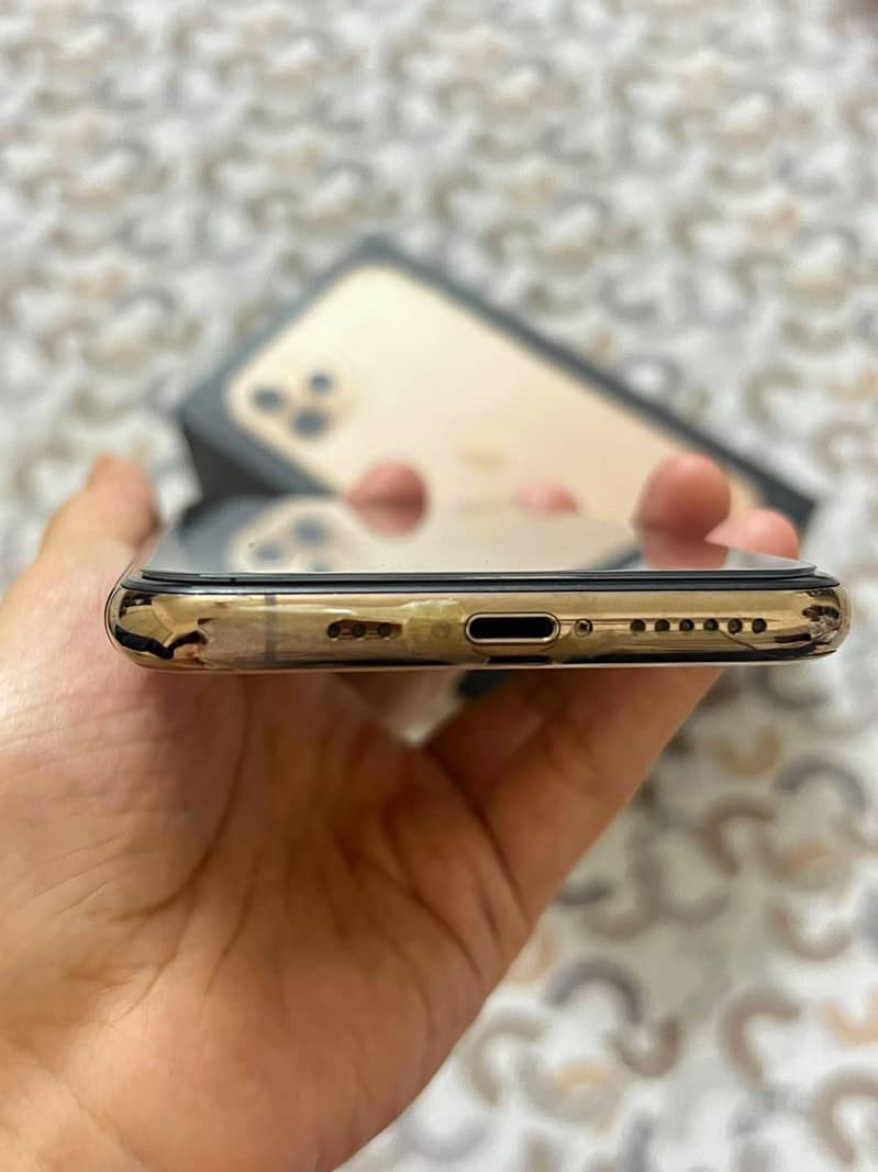 Apple iPhone 11 Pro 2