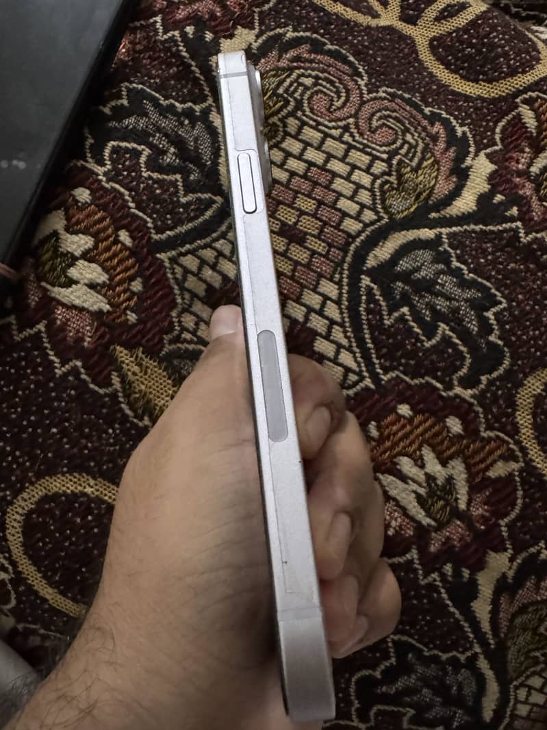 Apple iPhone 14 plus 3