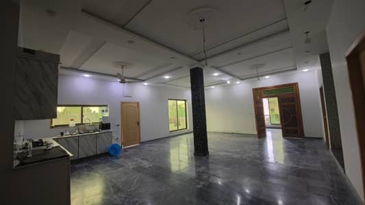 2 Kanal Office Space Available For Rent