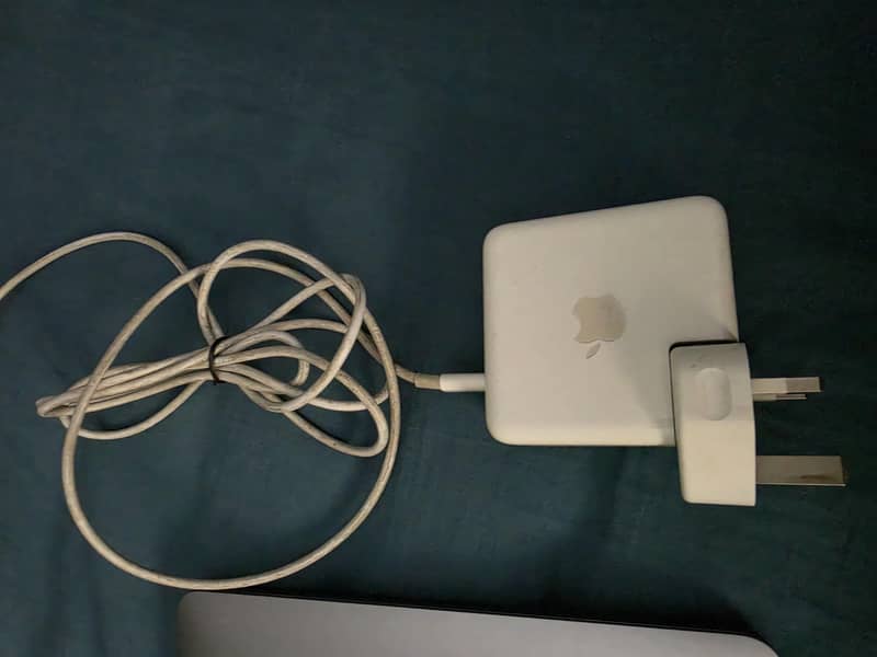 Macbook Pro M2 Chip 2