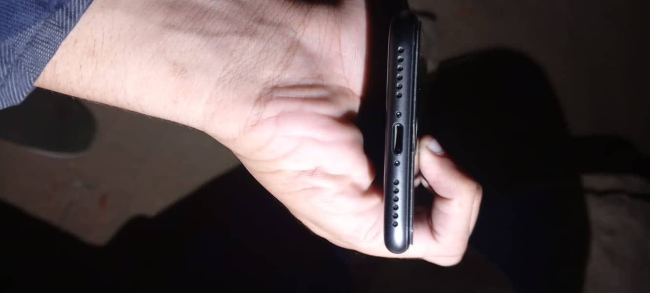 Apple iPhone 8 1