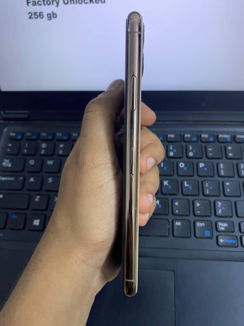Iphone 11 Pro Max 4