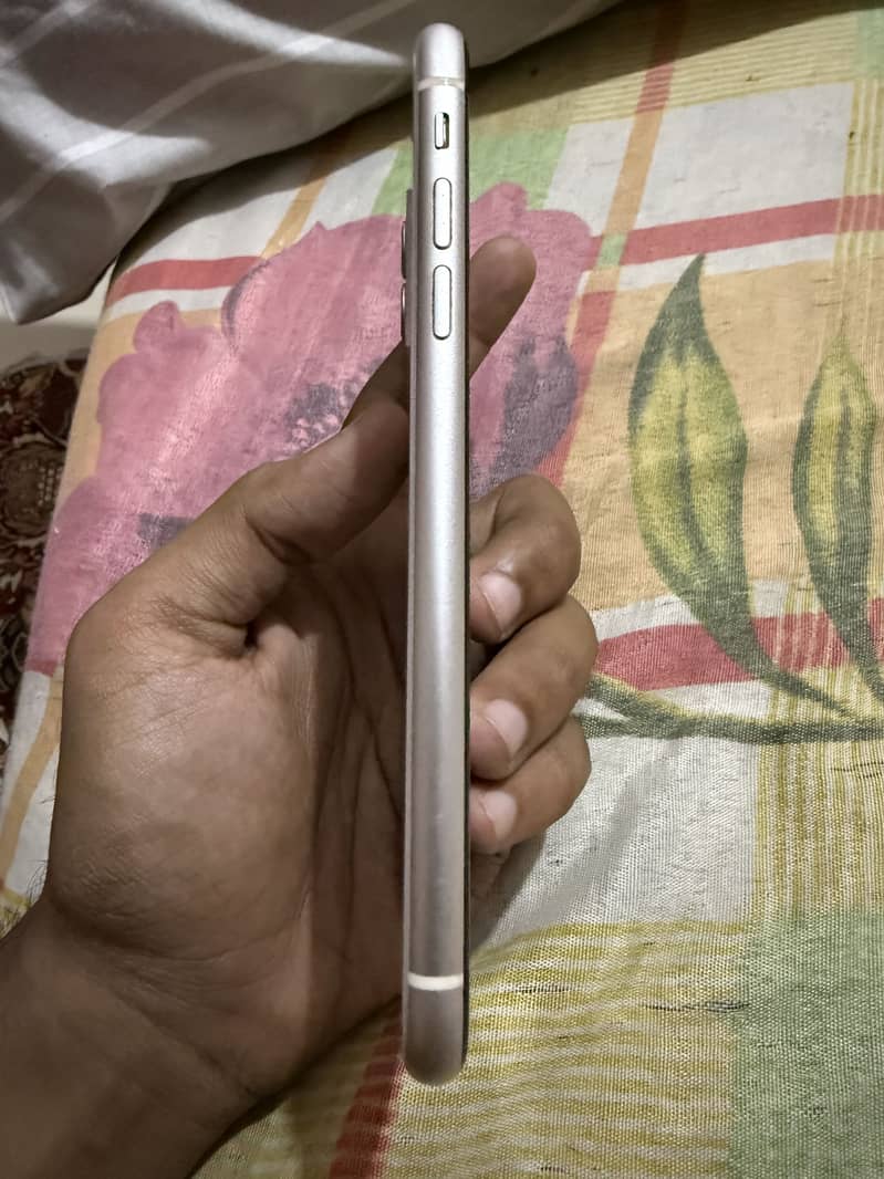 Apple iPhone 11 6