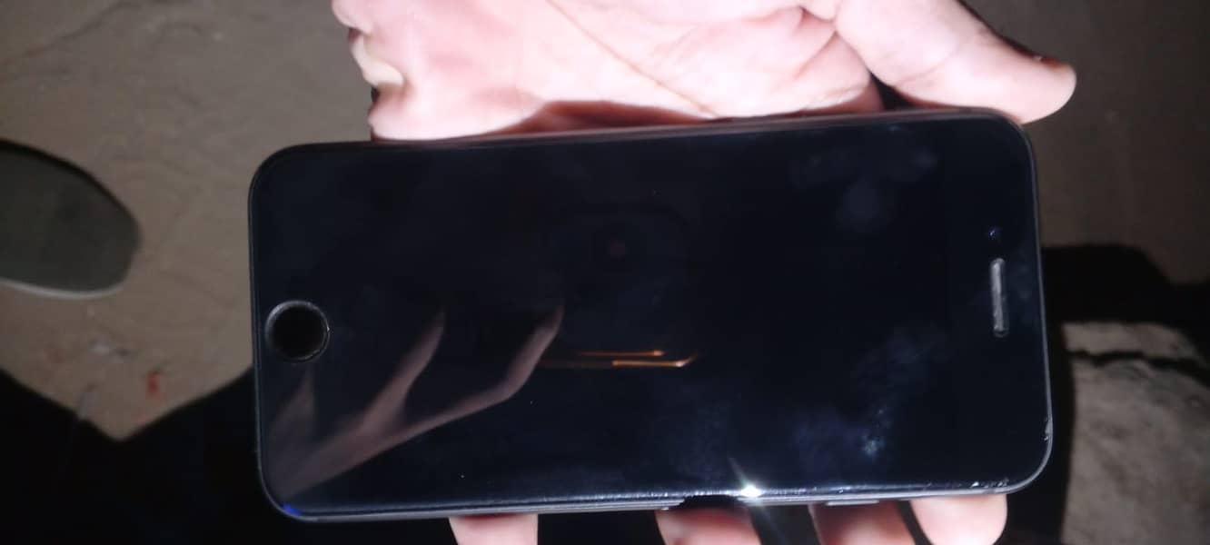 Apple iPhone 8 3
