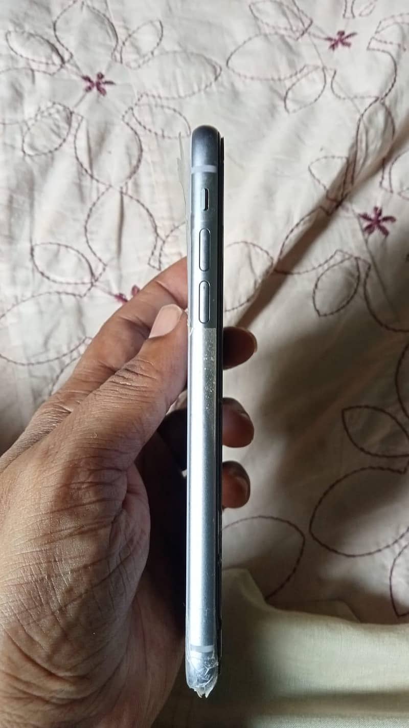 Apple iPhone 11 6