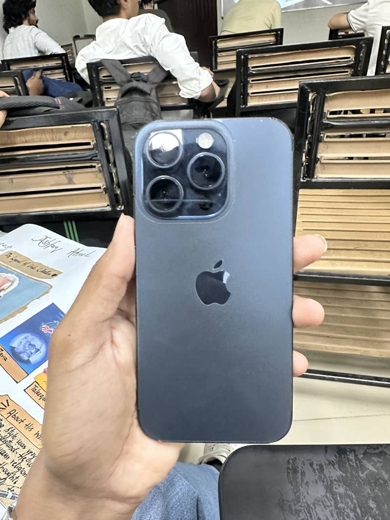 Apple iPhone 15 Pro 0