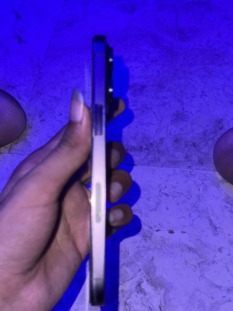 Apple iPhone 14 Pro Max 1