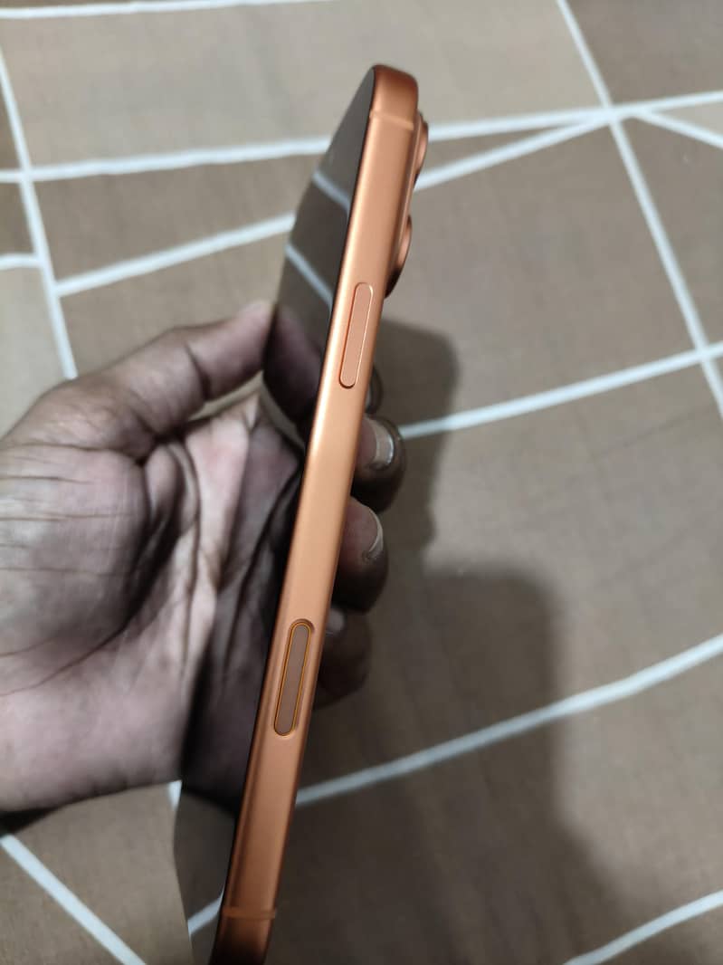 Apple iPhone 17 Pro Max 4