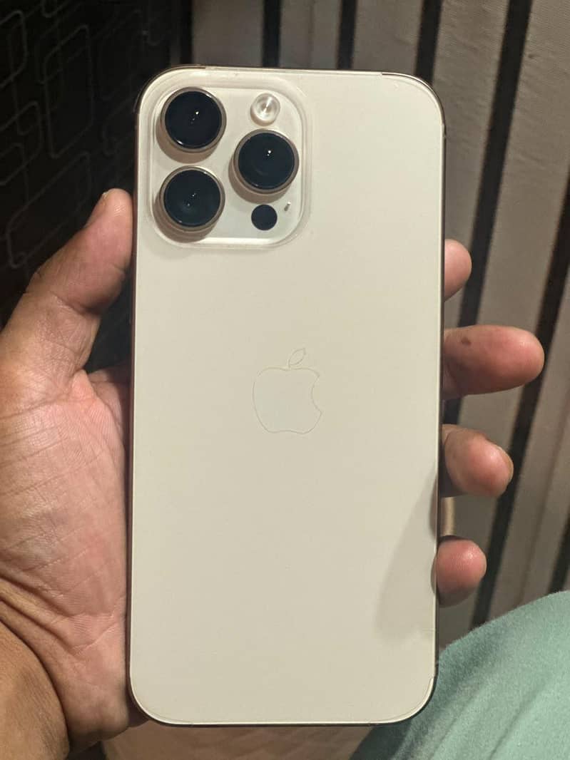Apple iPhone 16 Pro Max 0