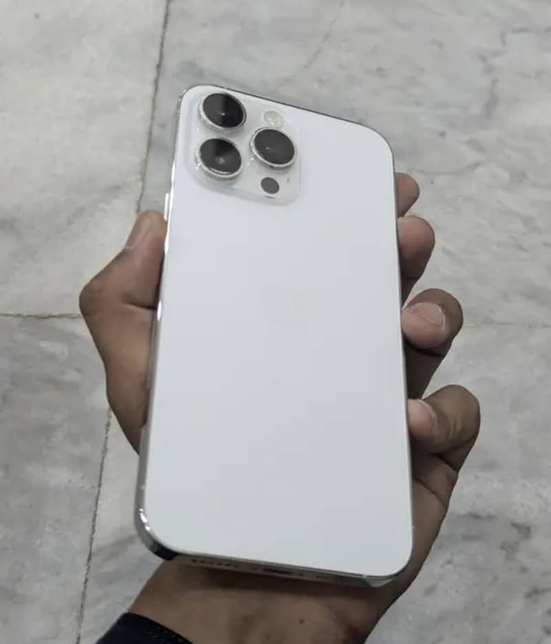 Apple iPhone 14 Pro Max 7