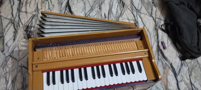 Indian Harmonium With Good Voice And Good Condition
