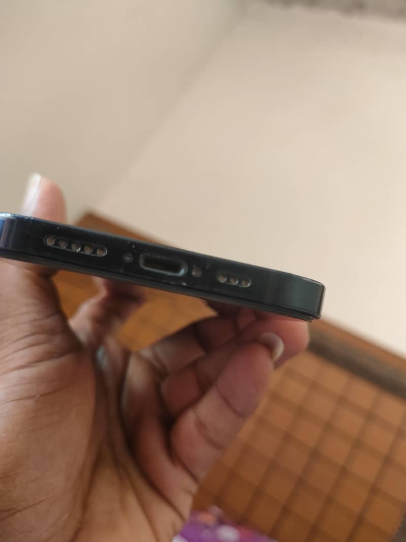 Apple iPhone 12 5